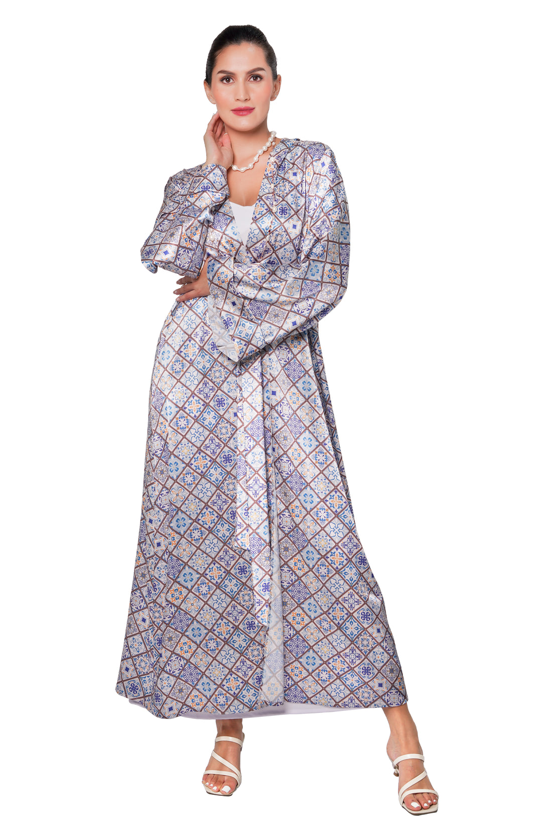 Geometrische lange seidige Robe